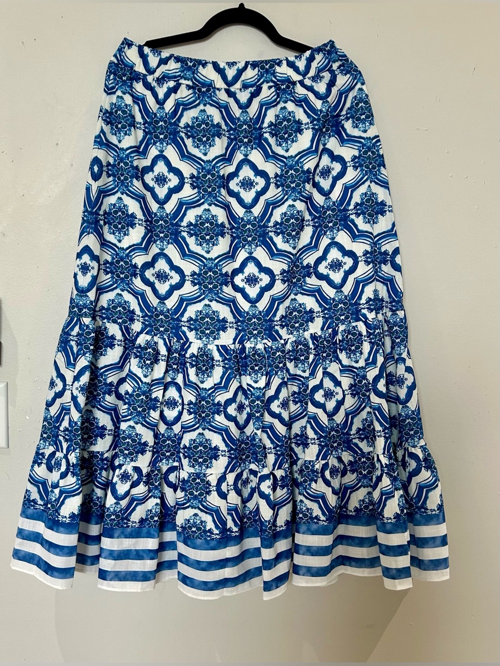 Boutique Blue White Majolica Tile 2-Piece Crop Top & Maxi Skirt Set Medium NWT - Picture 6 of 8
